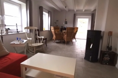 Wohnbereich mit Blick Richtung Garten